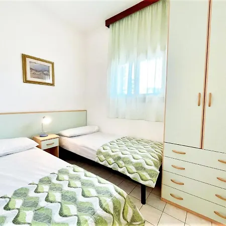 Villa Belvilla By Oyo Spacious With Private Garden