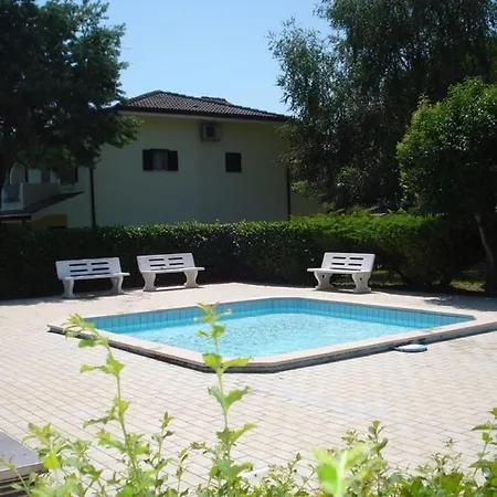 Belvilla By Oyo Spacious With Private Garden Villa